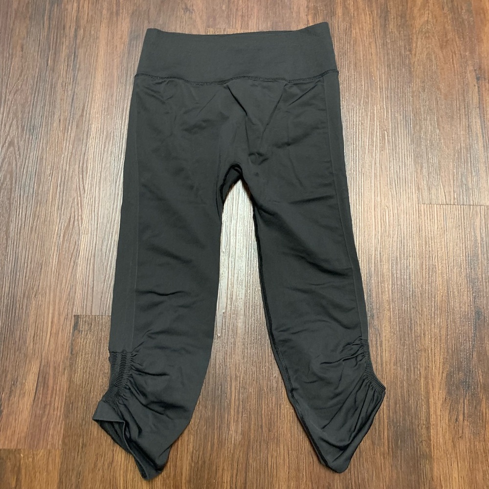 lululemon athletica cropped ruched leggings